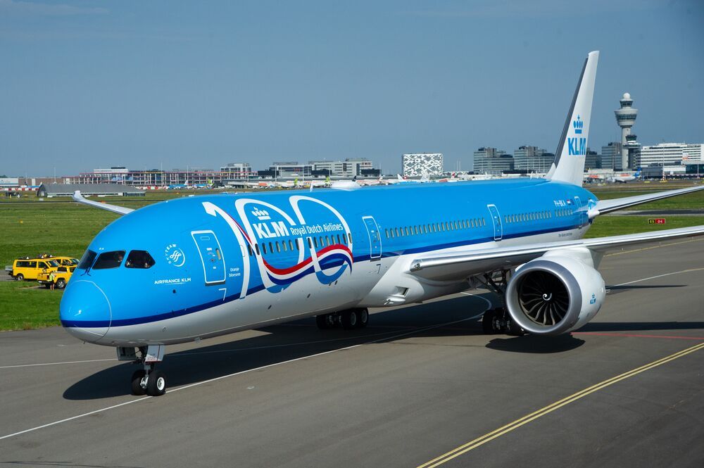 KLMの100周年を記念して、特別塗装のボーイング787-10型機が6月30日に