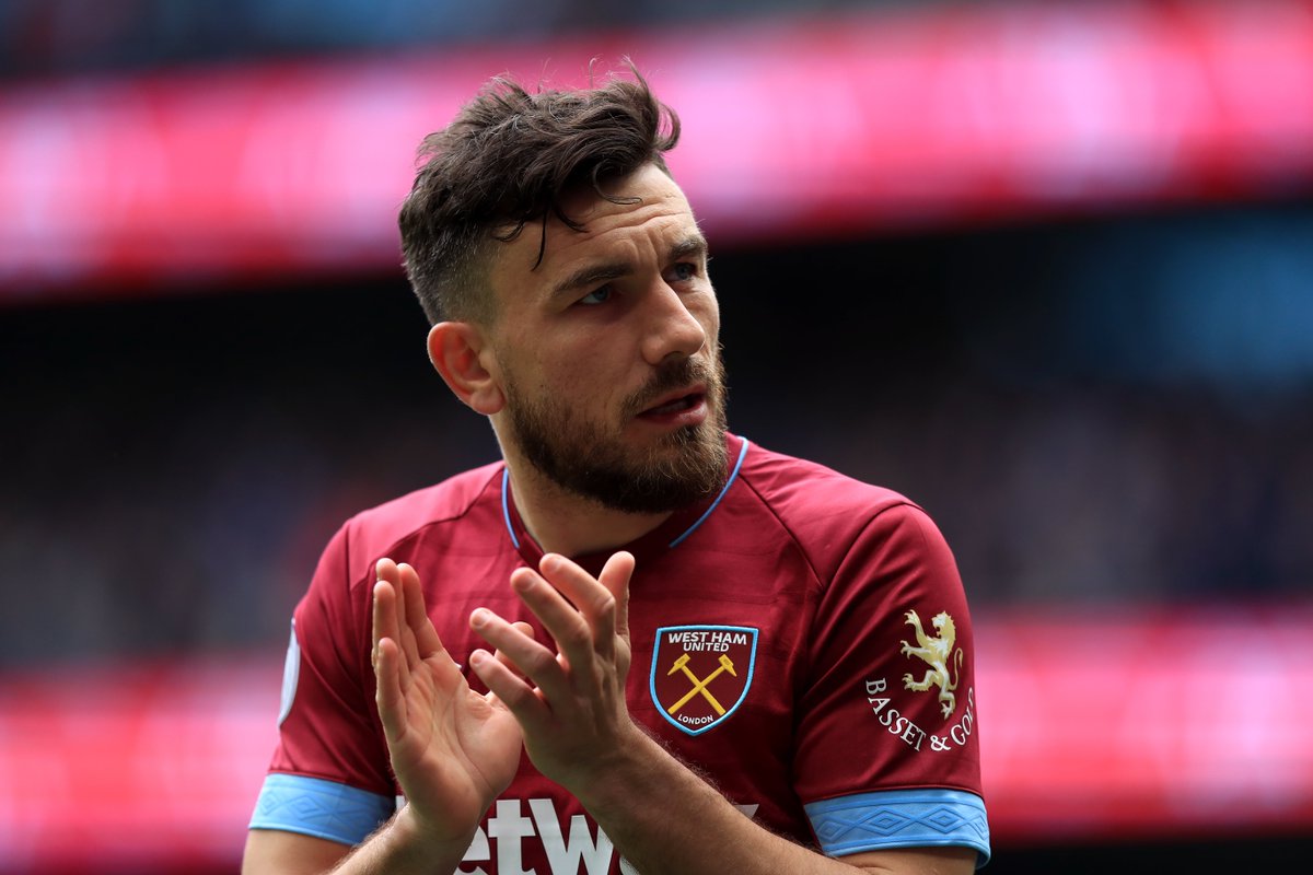Squawka_Live's tweet photo. OFFICIAL: Robert Snodgrass has signed a one-year contract extension with West Ham, keeping him at the club until 2021. https://t.co/KbSrgMhMu1