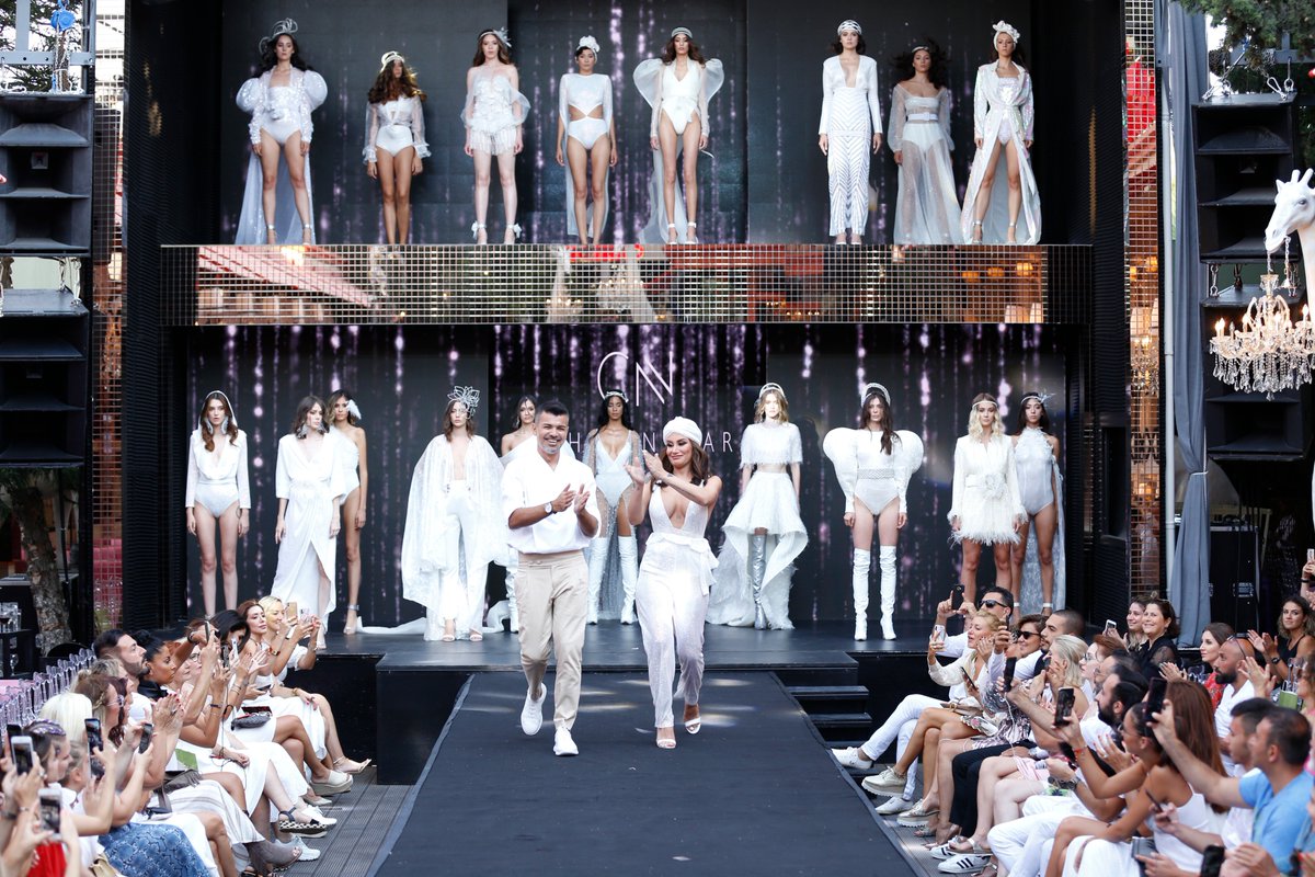 Cihan Nacar Defilesine Ünlü Akını! İrem Derici podyumda! #cihannacar <a href="/iremderici/">İrem Derici</a> deepiletisim.com/cihan-nacar-ma…