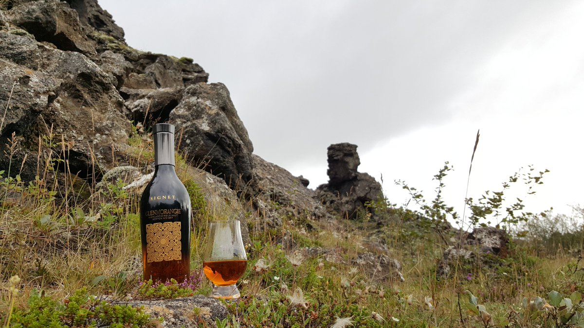 Viskymenn's tweet photo. #Glenmorangie Signet goes goes down smoothly in #Dimmuborgir. https://t.co/cHjrlpYF8t