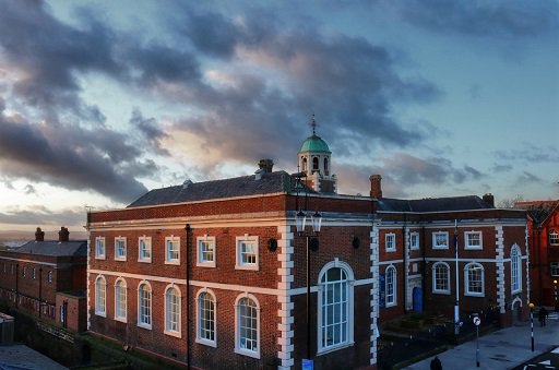 BluecoatChester's tweet photo. 1ST MONTH RENT FREE: Spacious and bright 1st floor office is available to rent at the Bluecoat, centre for charities/vol orgs. 888 sq ft with sliding partition if two rooms required. For more info please contact Janette on 01244 403277 or email: thebluecoat@chestermc.org.uk https://t.co/qZNYc3O0gL