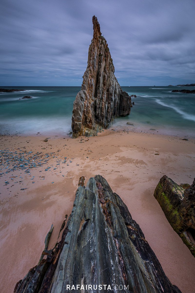 RafaIrusta's tweet photo. Un placer disfrutart de la Playa de Mexota casi desierta #Asturias   
#Canon 5D Mark IV, 16-35mm f/4L IS 
#FotoDePaisaje https://t.co/W8uCBipLbL