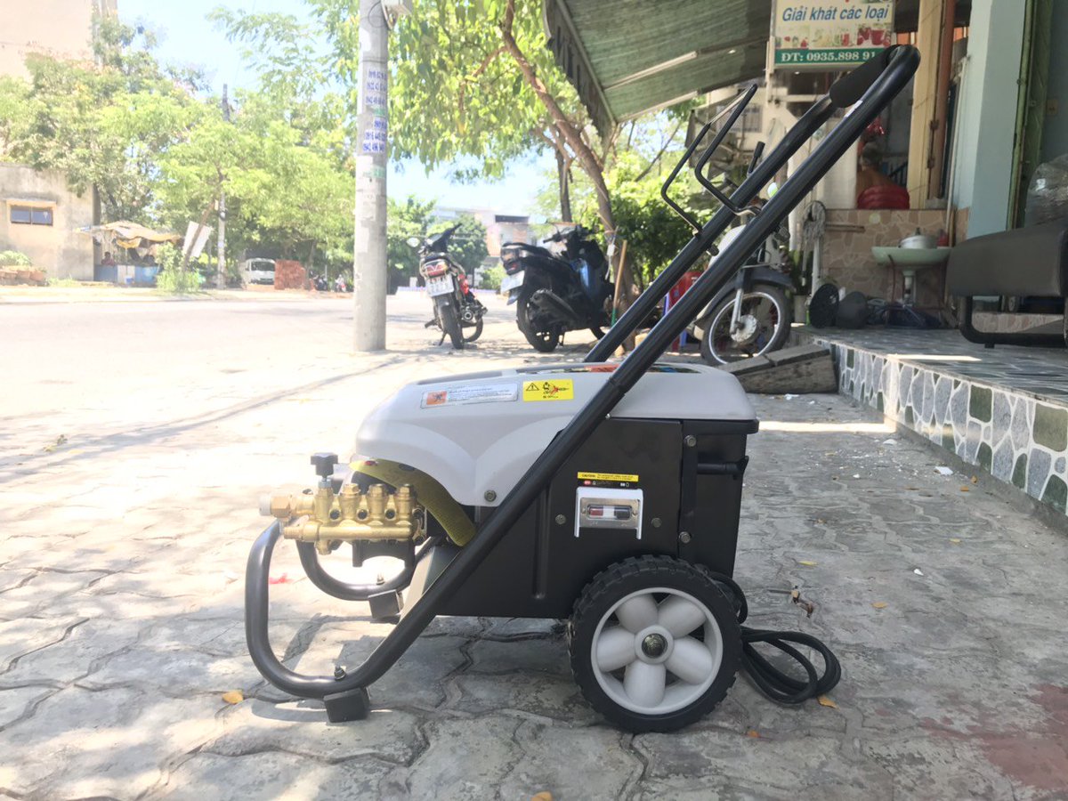 tamcit_dn's tweet photo. MÁY RỬA XE KOKORO 2,2KW CHO TIỆM RỬA XE
#tahico #mayruaxekokoro #kokoro #carwash
Xem thêm tại : https://t.co/rsIUF9vPEK https://t.co/l4AzsqcLQl