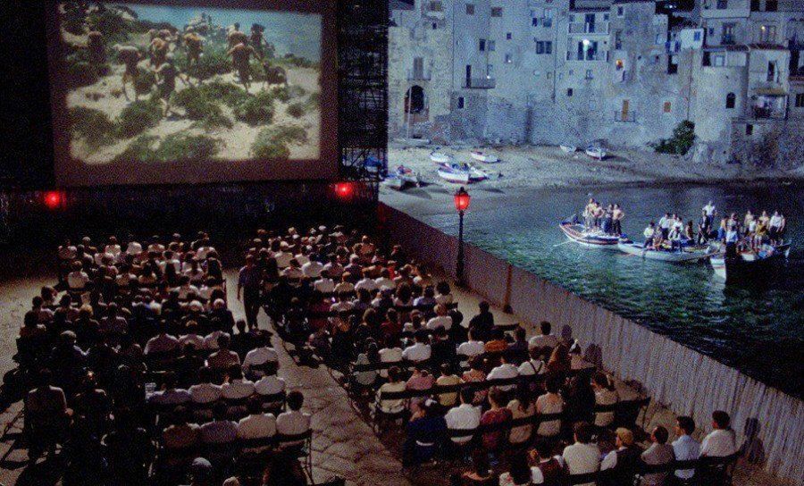 OnePerfectShot's tweet photo. CINEMA PARADISO (1988) 

Cinematography by Blasco Giurato 
Directed by Giuseppe Tornatore
Explore more shots in our database: https://t.co/r4wvBG6m1l https://t.co/70hijgcPeh