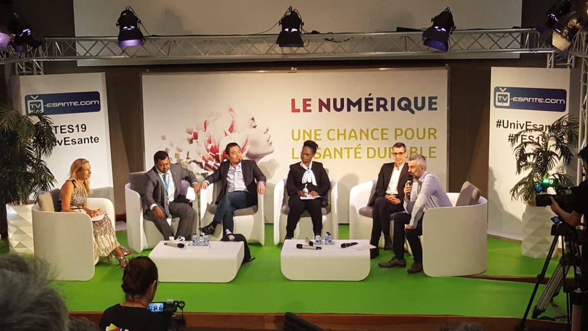 Démarrage en beauté de la nouvelle édition de l'<a href="/UnivEsante/">Université e-santé</a> à Castres avec <a href="/GeorgesSotoR/">Georges Soto-Romero</a> et Philippe Leroux ! 
Très heureux de participer à nouveau à cet événement pendant 2 jours pour s'immerger en santé connectée. 
 #esante #innovation #postelo