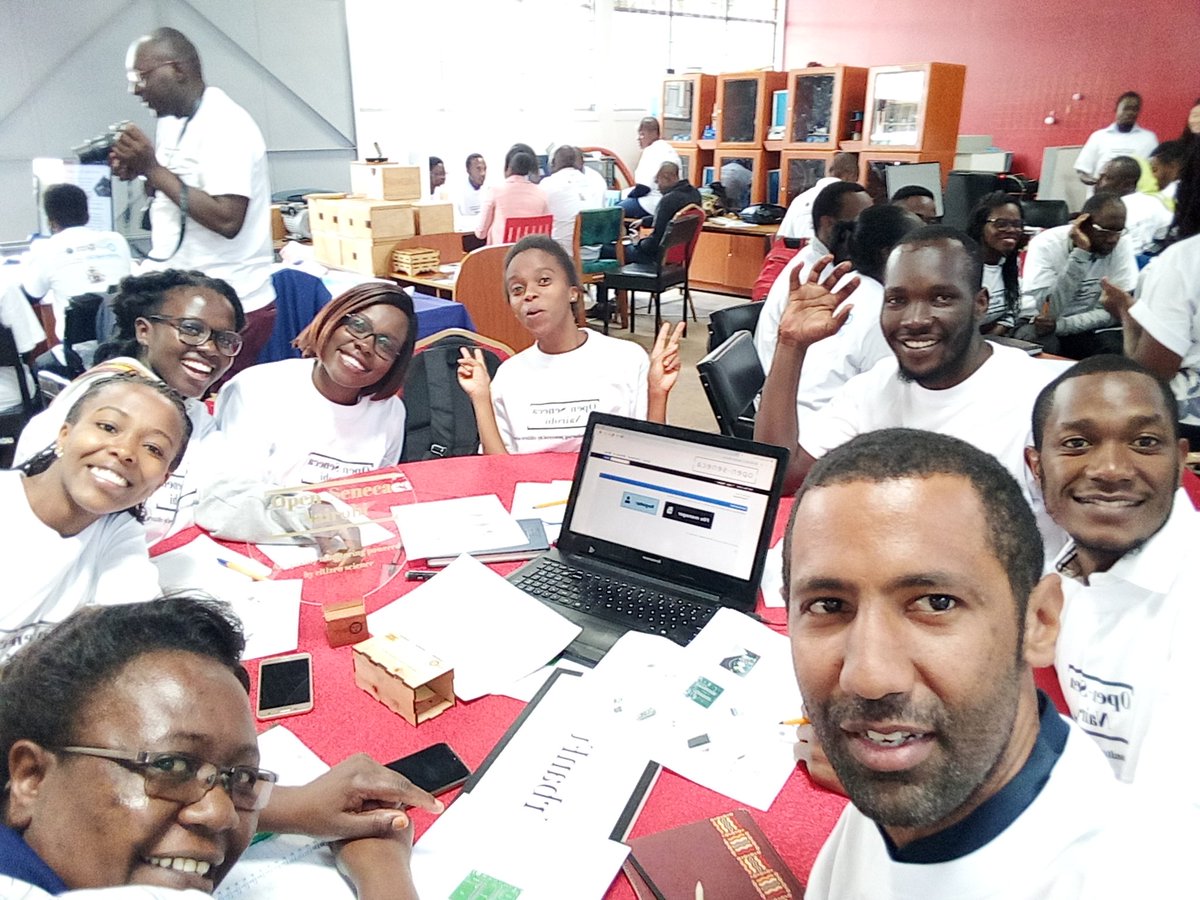 ConstantCap's tweet image. Team 'Jawabu' @fablabnairobi  #beatairpollution @UNHABITAT @urban_pathways #HewaYetu #ActNowforQualityAir @Naipolitans