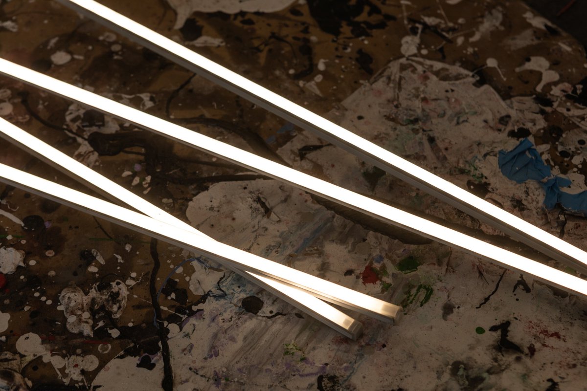 ApplelecLight's tweet photo. Straight thinking with our Asta Linear range. For coordinated interior schemes, identical LEDs can be housed in the profiles to those embedded in our #ledlightsheet. #leds #ledprofile #linearlight https://t.co/28y01QJFVi https://t.co/ypGCRRXdCO