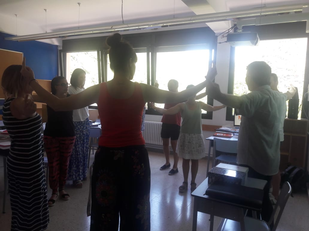 SantErmengol's tweet photo. Els mestres de #primària ens formem en matemàtiques amb @doqua_ 👍
#mates #manipulació #aprenentatgesignificatiu
#reglets https://t.co/TCMXljnYNV