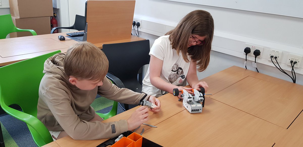 MrPatelLHS's tweet image. Lego Mindstorms robot building with @PrepareRobo! @LuttHigh #robotwars #GetCoding
