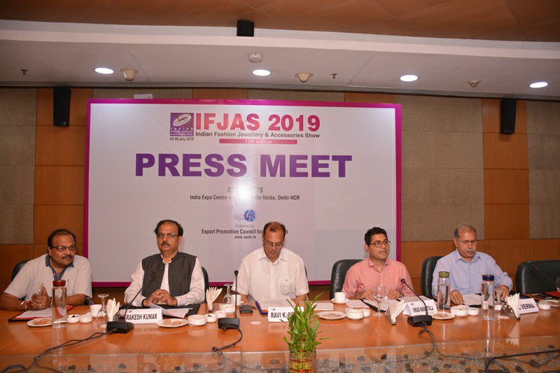 epchindia's tweet photo. 12th edition of Indian Fashion Jewellery & Accessories Show to begin from 4th July 2019
#ifjas #2019 #fashion #jewellery #accessories #delhifair #indianhandicrafts #ihgfdelhifair #epchindia https://t.co/3dfLRGNNzv