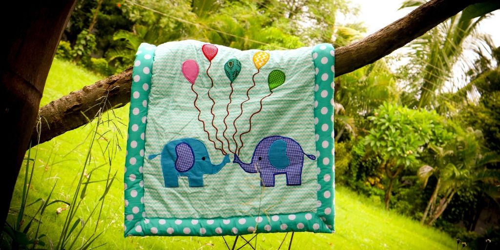 This Handmade Quilt With Eye Catching Design Is Perfect For Your Kid To Keep Them Warm And Comfortable..#babyquilt #designerquilt #cottonquilt #handmadequilt #Uniquequilt #babyshowerquilt #babyquiltpattern 
For more amazing quilt please visit etsy.me/2rjXkkO     via @Etsy