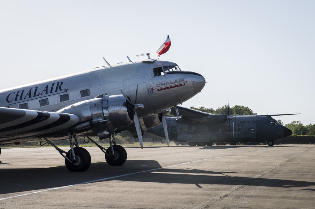 Ce 26 juin dernier, un Transall de l'ET2/64 Anjou a survolé la cérémonie présidée par le CEMAA à l'occasion du baptême de la promotion 2018-2019 sur la #BA721

Les élèves ont reçu comme nom de parrain : "capitaine Raymond Boyer", ancien de l'Anjou
<a href="/Armee_de_lair/">Armée de l'Air et de l'Espace</a>