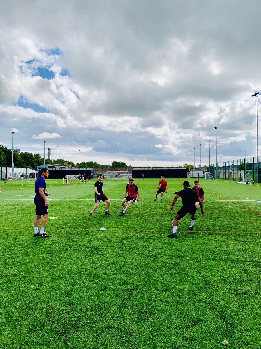 SSFCacademy's tweet photo. @jonshaw101 dropping knowledge bombs all over the place this morning 💣 We are very lucky to have such an experienced coaching team supporting the development of our players. Hope you are enjoying your first day in the role Jon 🧙‍♂️#CoachingWizard https://t.co/LyrXBMnhwr