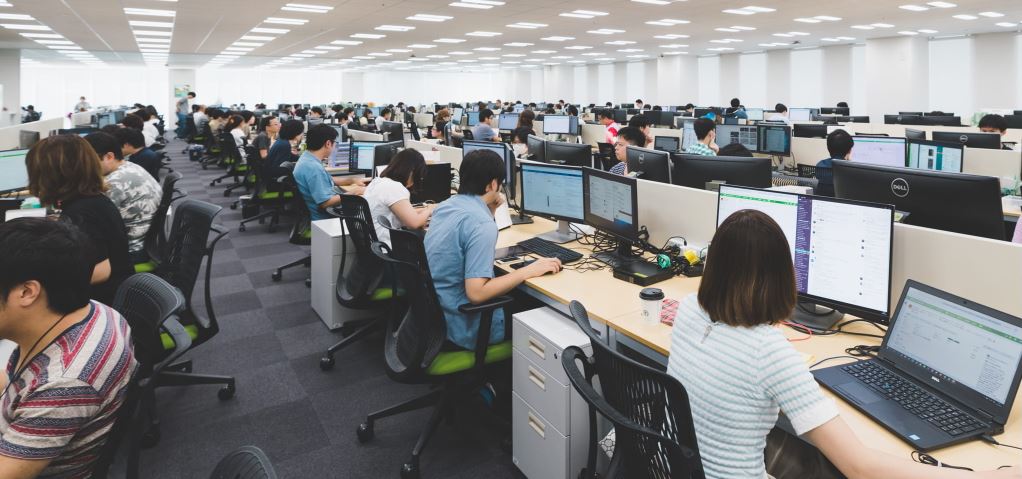 LINE_Global's tweet photo. We hear you asking, what makes @LINEFukuoka the #bestworkplace in 2019 in #Fukuoka? An #openworkingenvironment that encourages interaction between #LINERs and many #relaxingamenities for recharging are part of the winning recipe! Join us:https://t.co/Z1PqeIrqAc
#LINE #WorkatLINE https://t.co/bPwkXnovg6