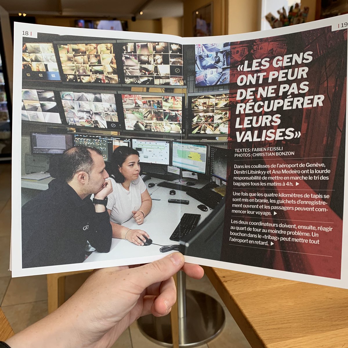 micro_lejournal's tweet photo. Notre journaliste @fabienfeissli s’est faufilé dans les entrailles de l’aéroport de Genève, à 4 heures du matin, pour découvrir comment tout se met en route avant l’arrivée des passagers ✈️ à lire dans notre édition de ce mardi 22 juillet ! #microjournal https://t.co/MjvEuWVQ3u