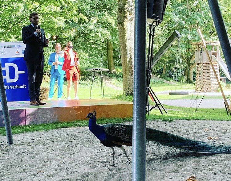 Bas Vollebregt (@bas_vollebregt) on Twitter photo Gisteravond een hele mooie editie van <a href="/DelftVerbindt/">Delft Verbindt</a> bij <a href="/BuytenDelft/">BuytenDelft</a>. Toplocatie met dit schitterende weer.
Voor het eerst mogen speechen samen met een Pauw. 🦆
#Lifegoals #Verbinden #Ondernemers Gisteravond een hele mooie editie van <a href="/DelftVerbindt/">Delft Verbindt</a> bij <a href="/BuytenDelft/">BuytenDelft</a>. Toplocatie met dit schitterende weer.
Voor het eerst mogen speechen samen met een Pauw. 🦆
#Lifegoals #Verbinden #Ondernemers