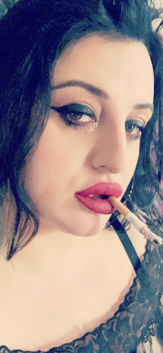 CourtneyDelray's tweet photo. Morning first smoke of the day💋

#girlswhosmoke #smokingfetish #smokingfetishnation #smokinggoddess #FinDom #femdom #paytoserve #humanashtray #sexysmoking #worshipme #femaledominance #payme  #RT https://t.co/SwIjbIFNIW