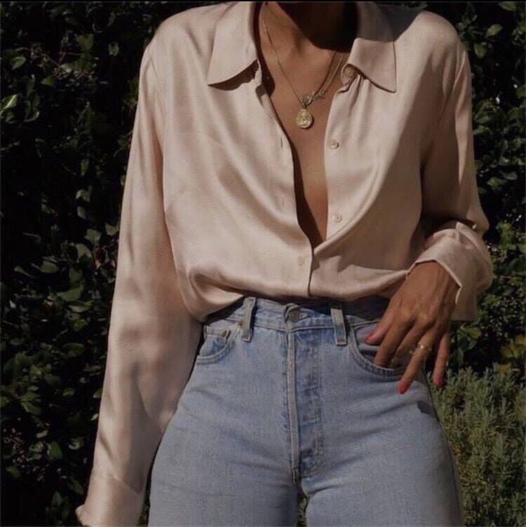 Female_Outfit's tweet photo. white is the best color for summer https://t.co/J6vAm8sTfe