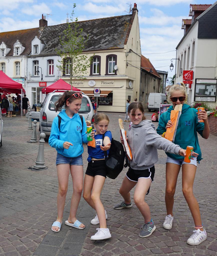 SHPrepMFL's tweet image. Shrewsbury High Prep School year 6 at Étaples market #shpfrance2019