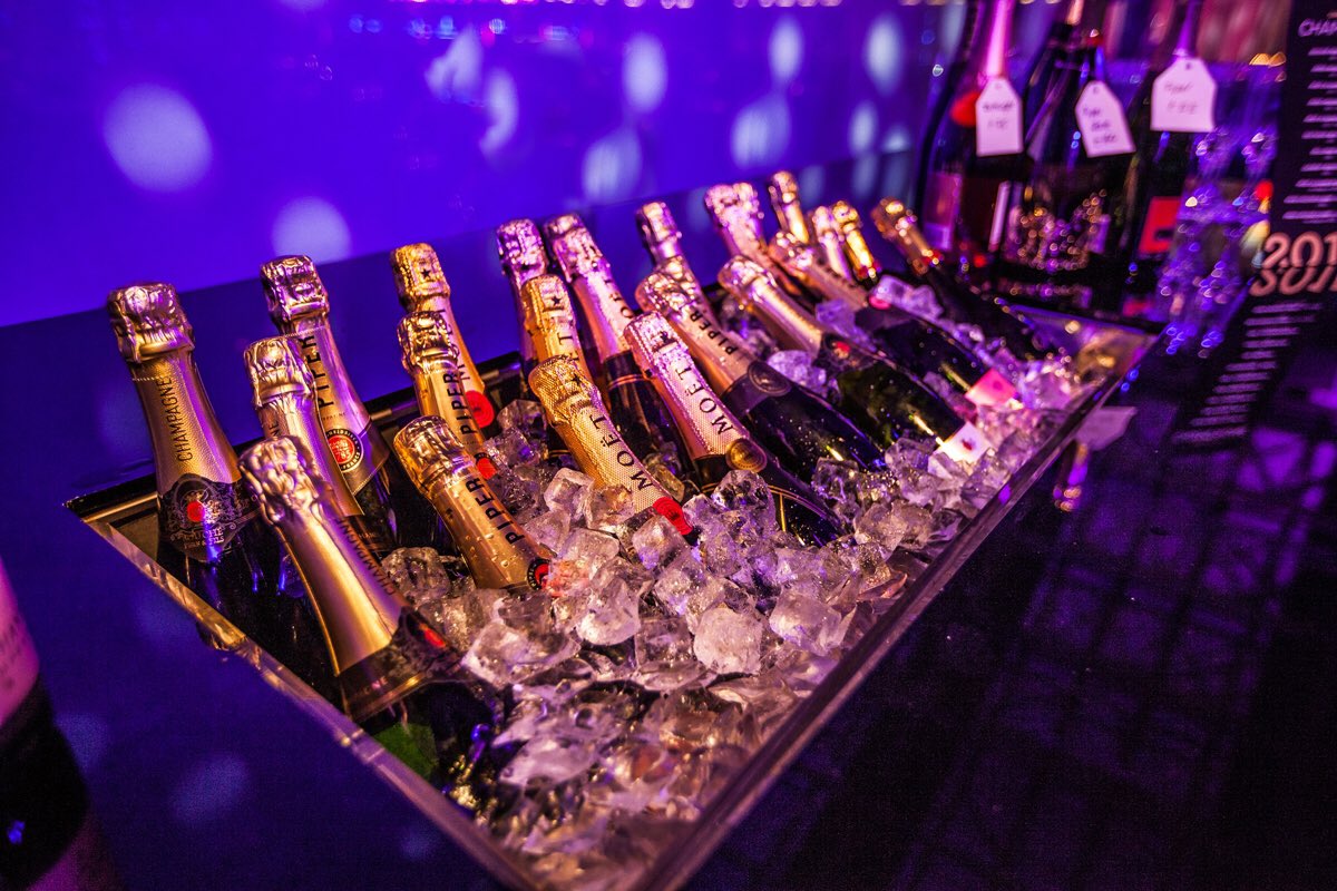 We offer some exclusive ways to save money on drinks and help your evening run more smoothly by pre-ordering our discounted drinks vouchers, all-inclusive drinks wristbands or just simply some bottles of wine for your tables🥂
.
View our drinks menu via the link in our bio☝🏽