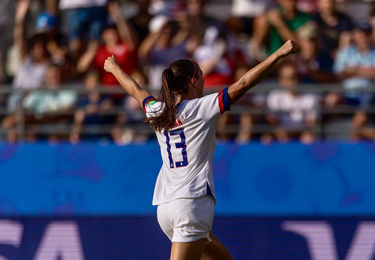 Happy birthday Alex Morgan!   