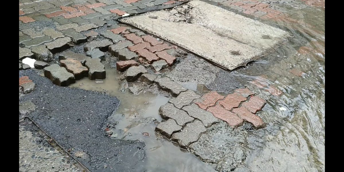RafiqueAttari's tweet image. The worsening condition of Chandivali-Powai Junction (Near Lok Milan, Chandivali). This junction connects most of the prime locations: Powai Lake, Hiranandani, Nahar Amrit Shakti
Can we do something about it? @mybmcWardL @mybmc @RoadsOfMumbai