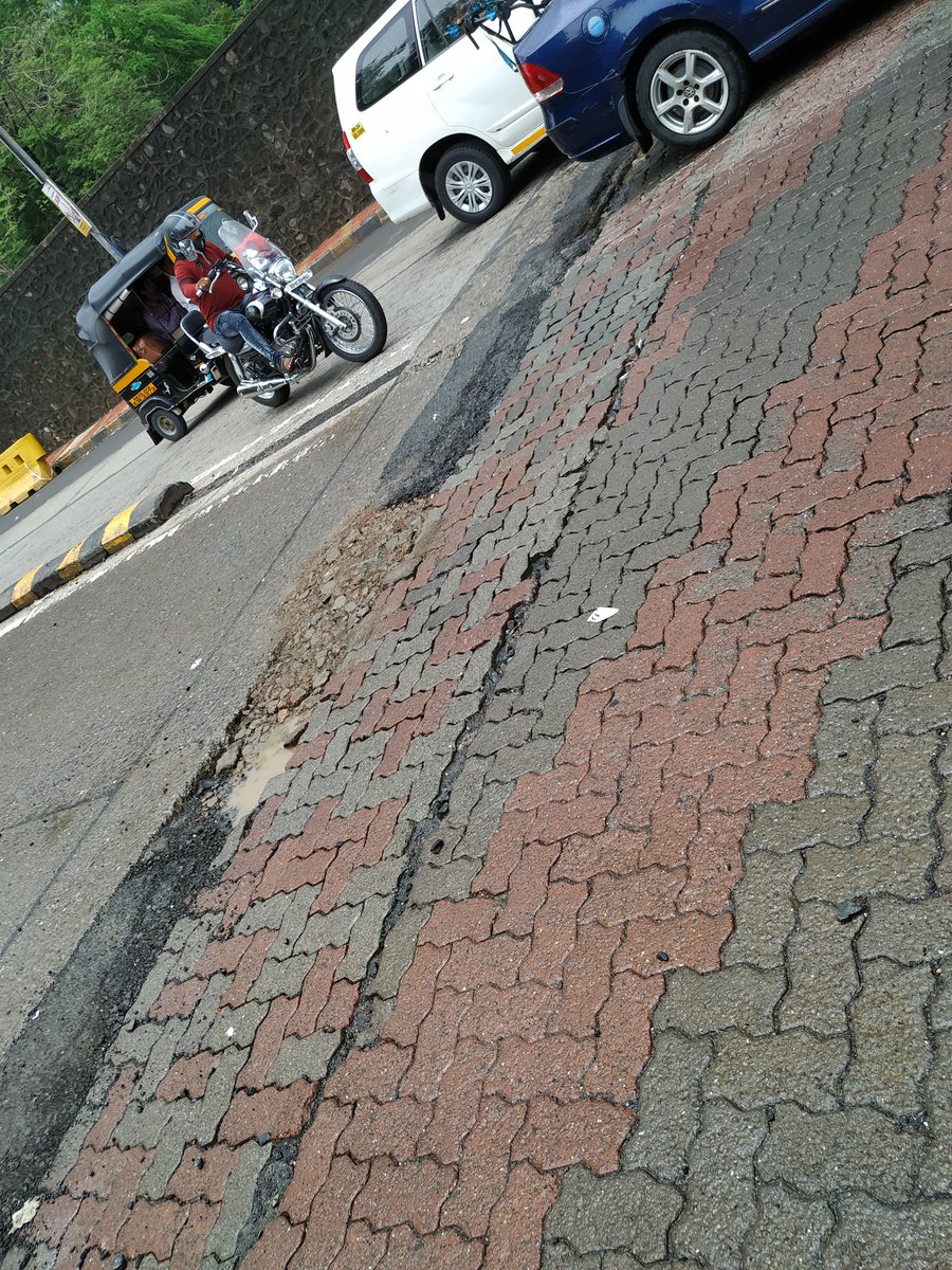 RafiqueAttari's tweet image. The worsening condition of Chandivali-Powai Junction (Near Lok Milan, Chandivali). This junction connects most of the prime locations: Powai Lake, Hiranandani, Nahar Amrit Shakti
Can we do something about it? @mybmcWardL @mybmc @RoadsOfMumbai