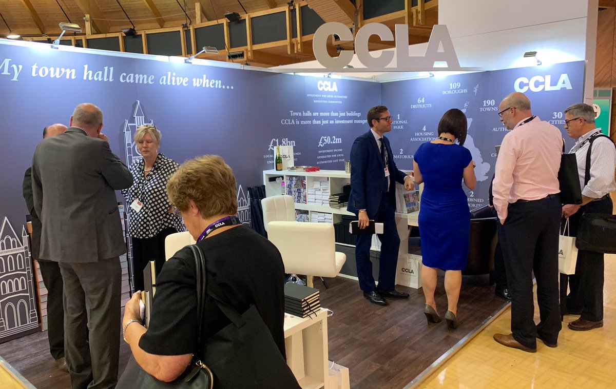 Lots of conversations happening at the stand of our #LGAconf19 gold supporter #CCLA who is celebrating town halls!

📍 Find them at P31 📍