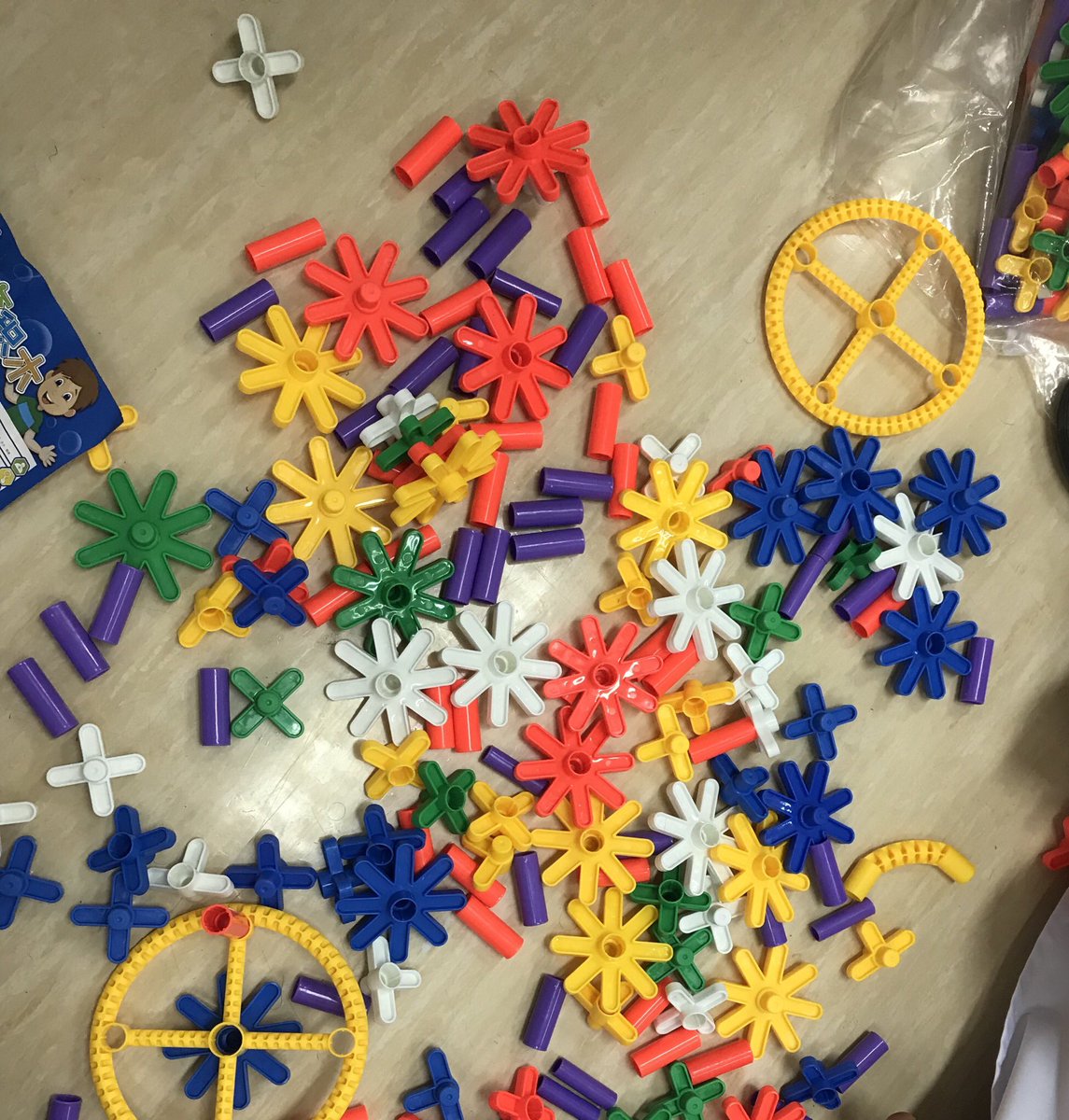 Week 2, Working #collaboratively #LEGO <a href="/Squ_2013/">تغريدآت جامعية❤</a>