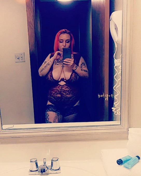 DEBBIECAKESXXXX’s pics and videos