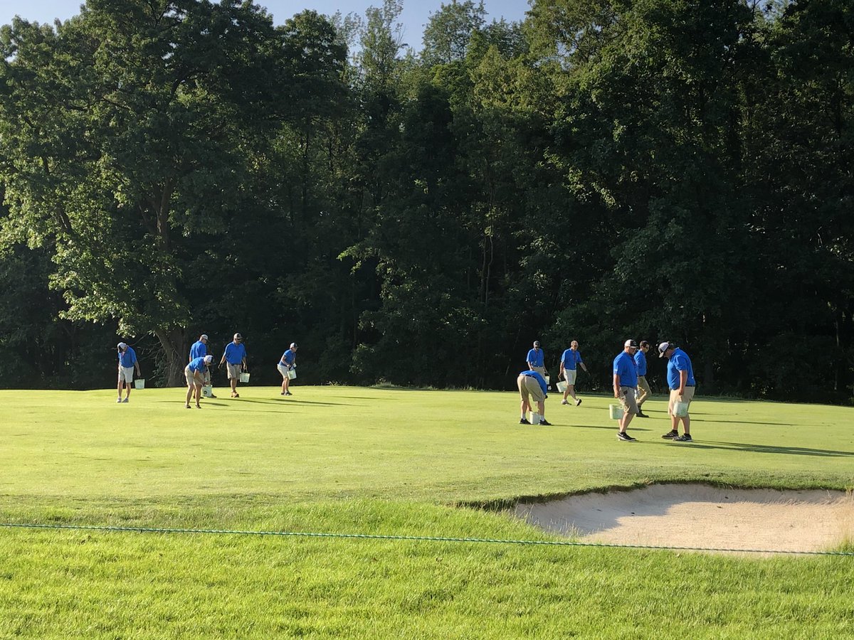 Thank you to @CielenMatt @MattYops and the rest of the @WarrenGCatND staff for letting me be a part of the blue shirt crew for the US Senior Open. Amazing job guys - the course was beautiful. #NDProud ##USSENIOROPEN2019