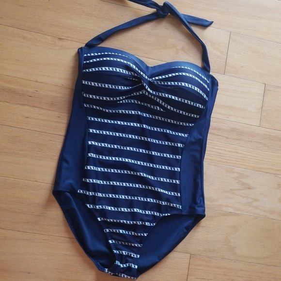 LornajaneCosign's tweet photo. So good I had to share! Check out all the items I'm loving on @Poshmarkapp from @VintageJunkAmy @pesosaveronline #poshmark #fashion #style #shopmycloset #merona #vintage #libbylu: https://t.co/702JA4EUh0 https://t.co/Zra9SYidpt