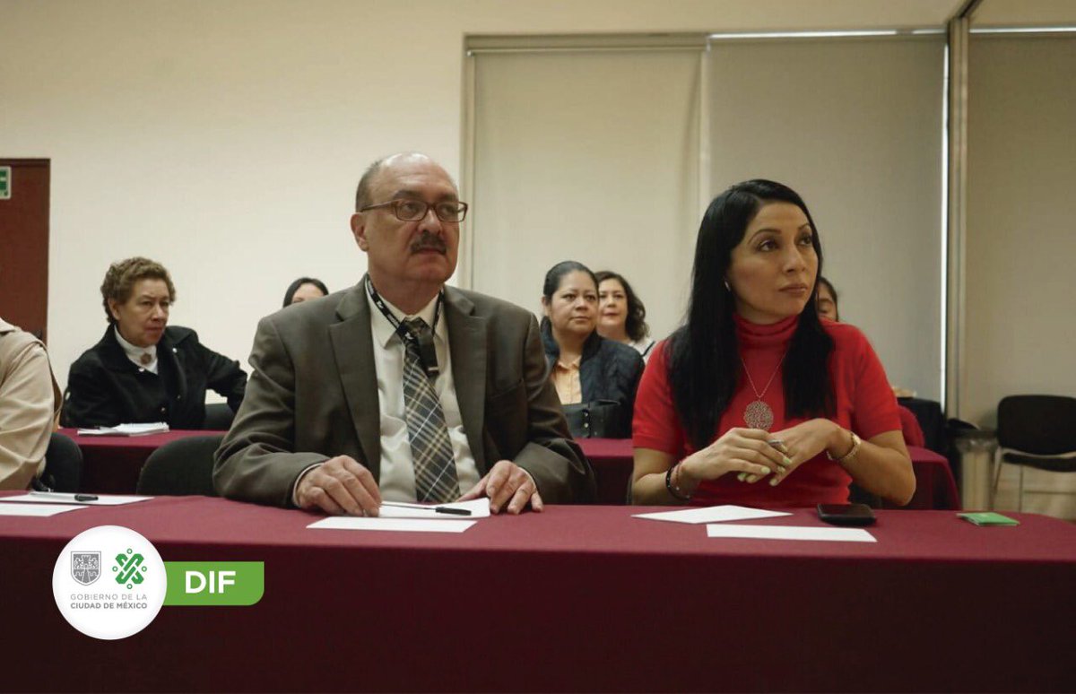 DIFCDMX's tweet photo. Esta mañana la Directora General del DIF @esthela_damian, acompañada por Directores de las diversas áreas del Sistema, sostienen reunión con la Junta de Asistencia Privada en el Centro de Capacitación e Información de Sector Social #CECAPISS-JAPDF. https://t.co/tCyX2RqvFq