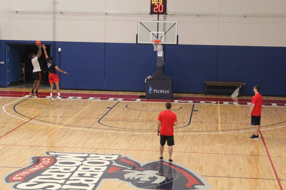 RMUMBasketball's tweet photo. Everyday I'm Hustlin.
๐ตโช๐ด๐๐ฅ
#GRIT | #ColonialPride | #FollowTheFoRMUla https://t.co/OsYQ0yKI7y