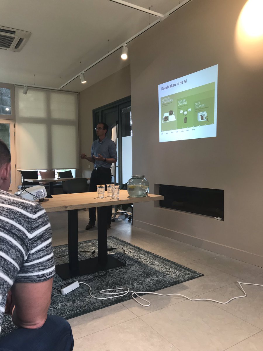 sibrenne's tweet photo. Doorbraken in AI. Tijdens meet up van #losmakers met Tibor Bosse. Straks doordenken naar leervraagstukken. https://t.co/xtuzEObTwE