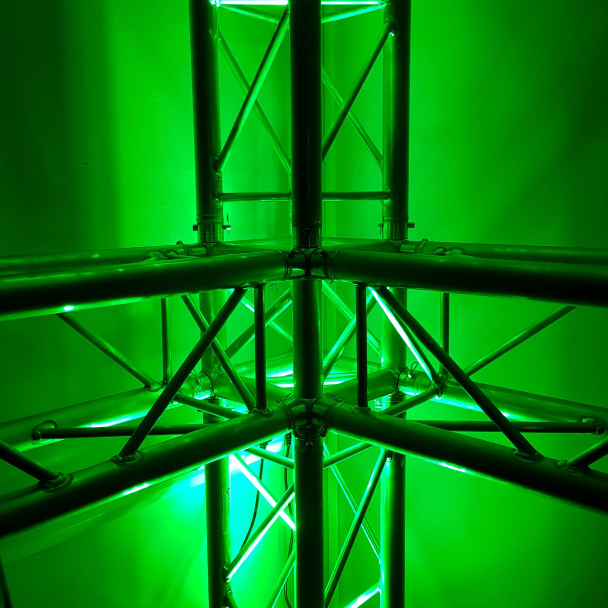 LantaLighting's tweet photo. Small but powerful! The Fireball Quad 32 is ideal unit for use as an indoor up lighter or for the ”on the road” DJ. 

Call us on 01604664571 or email sales@impact-products.co.uk for more info. 
#lighting #lights #stagelights https://t.co/r0Fytb0UpI