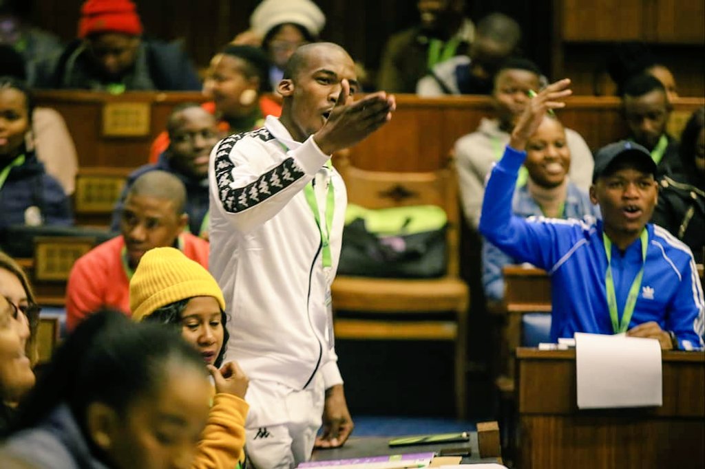 Justice_Seyisi's tweet image. #GreenParliament @uwcgci was robust this morning! &apos;Honourable Members&apos; from the various institutions debated on the state of readiness of South African Universities on embracing the #4IR! #GCC19 #4IR #YouthDialogue