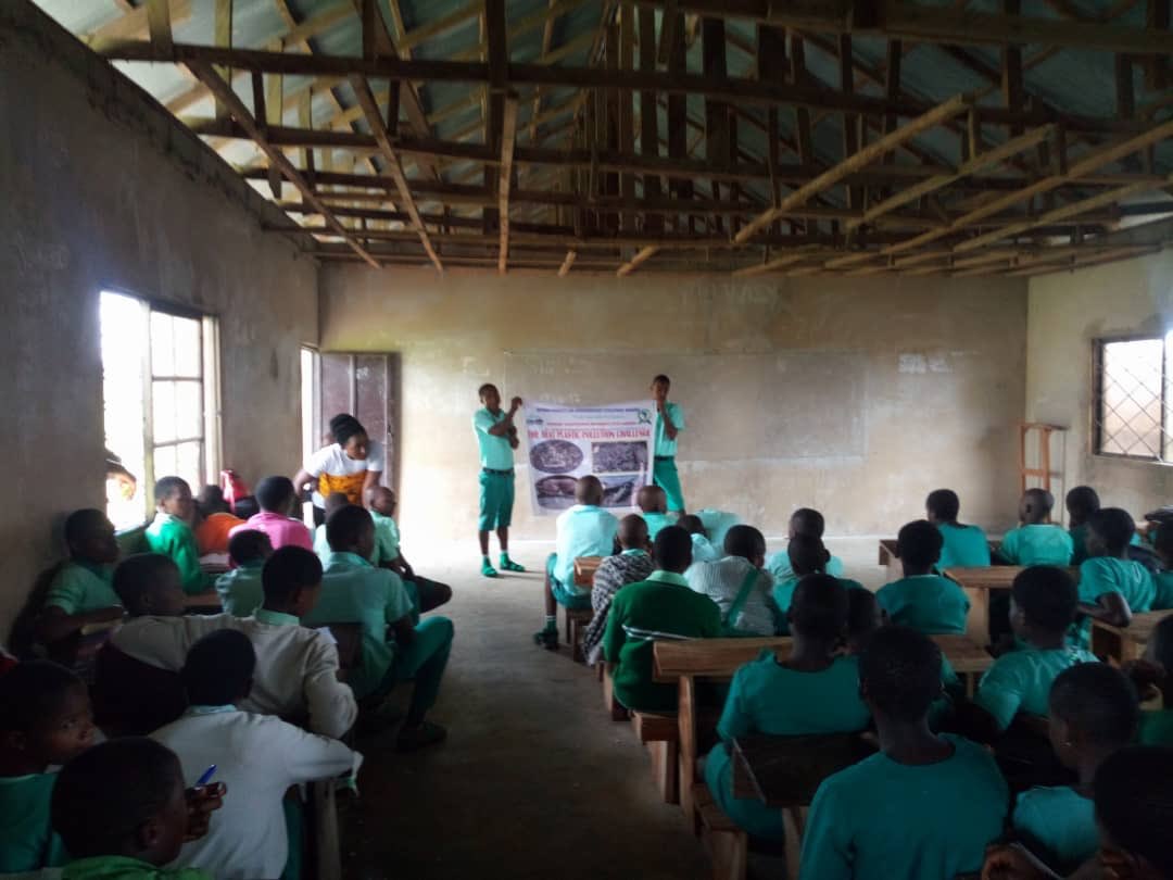 BPPCProject's tweet photo. These are students of Glory College Gboko
We held a brief #BPPTalk with them as part of our activities in Gboko LGA
They were excited to learn how to protect our #Environment &amp; measures to curb #PlasticPollution
Many thanks to @DevTrainNg &amp; @FoundationStei for supporting the Team https://t.co/l57gAu0nIa