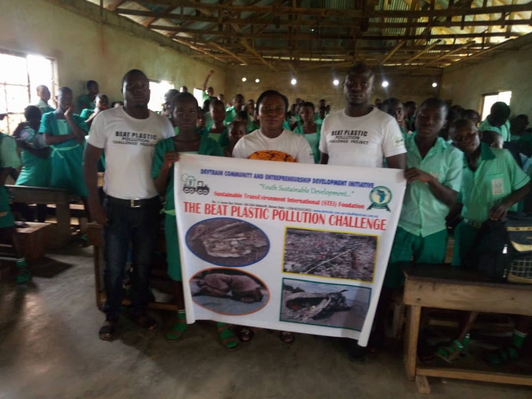 BPPCProject's tweet photo. These are students of Glory College Gboko
We held a brief #BPPTalk with them as part of our activities in Gboko LGA
They were excited to learn how to protect our #Environment &amp; measures to curb #PlasticPollution
Many thanks to @DevTrainNg &amp; @FoundationStei for supporting the Team https://t.co/l57gAu0nIa