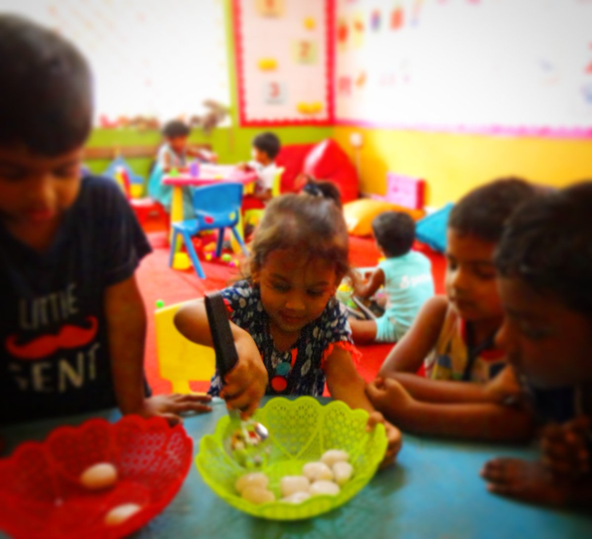 StMarksSchools's tweet photo. Intently involved in an Exciting group activity that helps develop their Coordination & Motor Skills. #CoordinationSkills #MotorSkills #GroupActivity #Froebel #Montessori #EYFS #ChildCentricDevelopment #ActivityBasedLearning #Pedagogy #PE #InnovationSchool https://t.co/zF1rrwfUWv