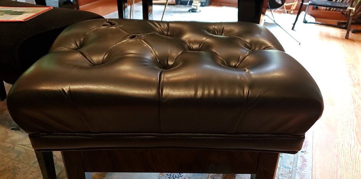 UNSTOPPABLEMAX's tweet photo. Just did a piano chair here's a before and after picture https://t.co/MwYKgJXQXB