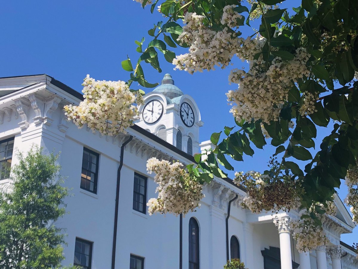 ouumc's tweet photo. Got a busy day in town but still want to #encountercreation? Just take a look around! Our friends with the @cityofoxford work hard to keep our downtown looking beautiful and we can't thank them enough for it! https://t.co/3U6mpbQIFp