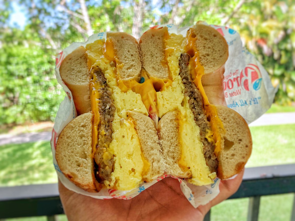 BeyondTheTcloth's tweet photo. Tasty Tuesday Alert 🚨Brooklyn Water Bagel is the best way to start your busy work day, stop by and pick up this melty sausage egg and cheese on a toasty bagel! It’ll fill you up and get you ready to take on your day! #yummy #foodporn #bagel #deliciousfood #hungry #breakfast https://t.co/P3oIINghrt
