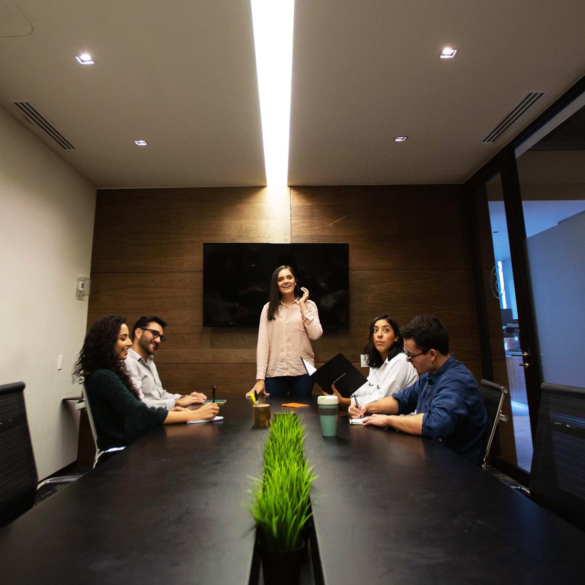 WorBusinessCent's tweet photo. Espacios totalmente listos y equipados para trabajar con horas de salas de juntas incluidas. ✔ #coworkspace #oficinasequipadas #salasdejuntas https://t.co/kIgtxZiIoM