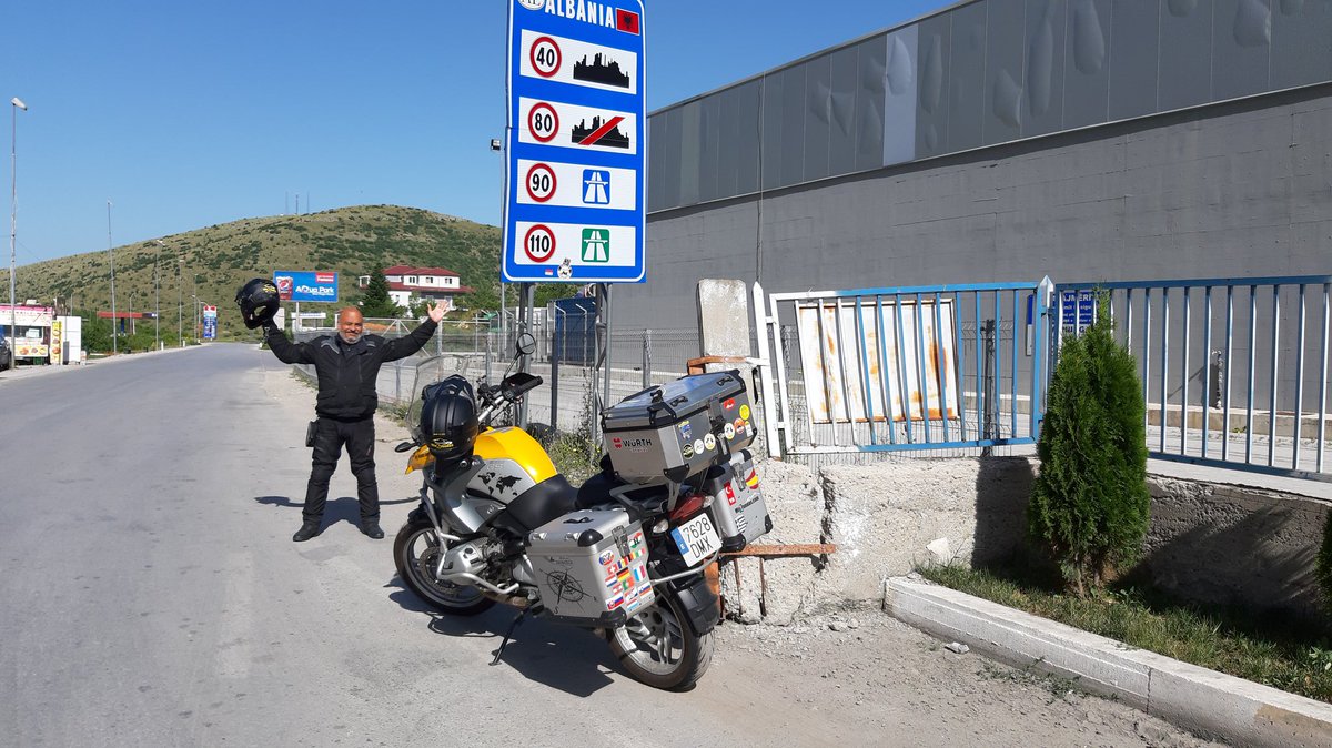 Mis2ruedas's tweet photo. Nuestra segunda y última entrada a #Albania en este viaje. Un país para descubrir con más calma.
#Mis2ruedas #RideIsLife #BMWmotorrad #R12000gs https://t.co/GO7elB7Qe0
