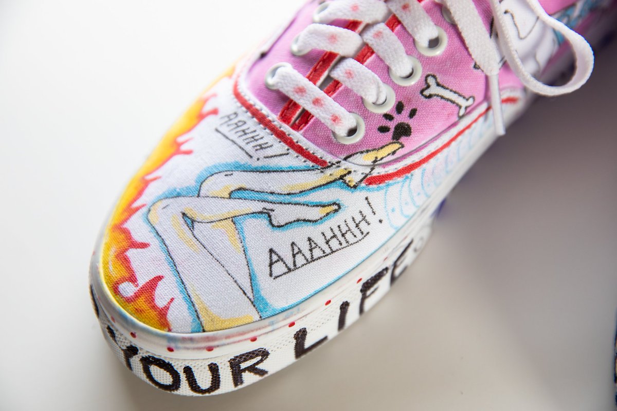 RFYLTheSeries's tweet photo. Episode 1 Menage-a-dog has it's own pair of custom made shoes thanks to @hofny and @furry_god_mother.  This pair went to the one and only Whitney Wolfe, the grandmaster CEO of Bumble #runforyourlife #bumblestorm #customshoes #artshoe #onlinedating #lookingforlove https://t.co/2ASFQJdYol