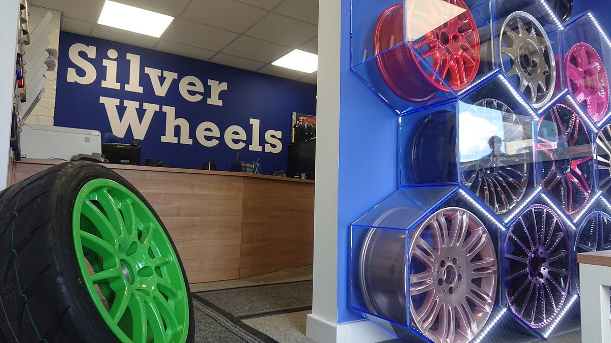 I don't know why I'm even surprised <a href="/Silver_WheelsUK/">Silver Wheels</a> have turned around the refurb so quickly! 🤷🏽‍♂️

They know what they're doing and have pulled another blinder for me..... I drop them off and say have fun, they come up with the idea and boom it comes to life
#bournemouth #poole