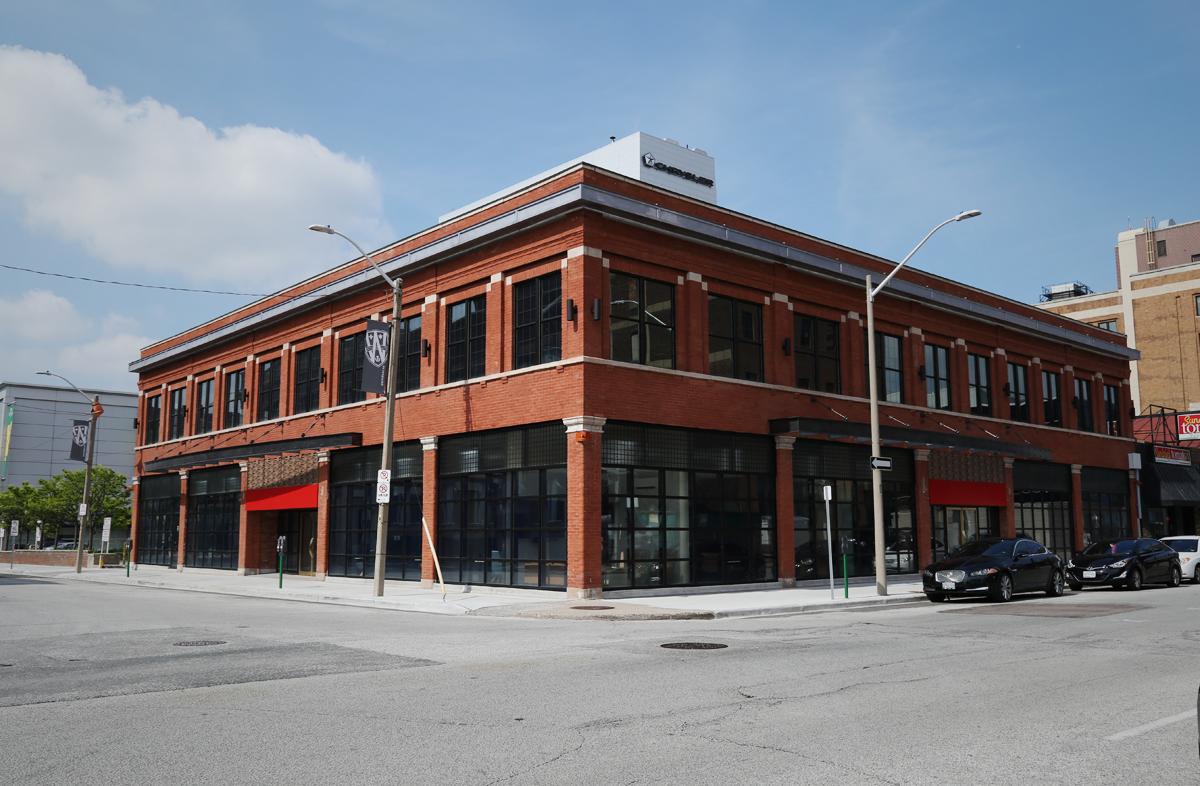 ADA_Windsor's tweet photo. ...the architect responsible for the building-shell restoration of such an important piece of our urban #architecturalheritage. 
Thanks to a cross-border collaboration with ADA, dPOP and the Quicken Loans Focus Group, an exciting and contemporary interior design was implemented. https://t.co/RcPmA65AFB