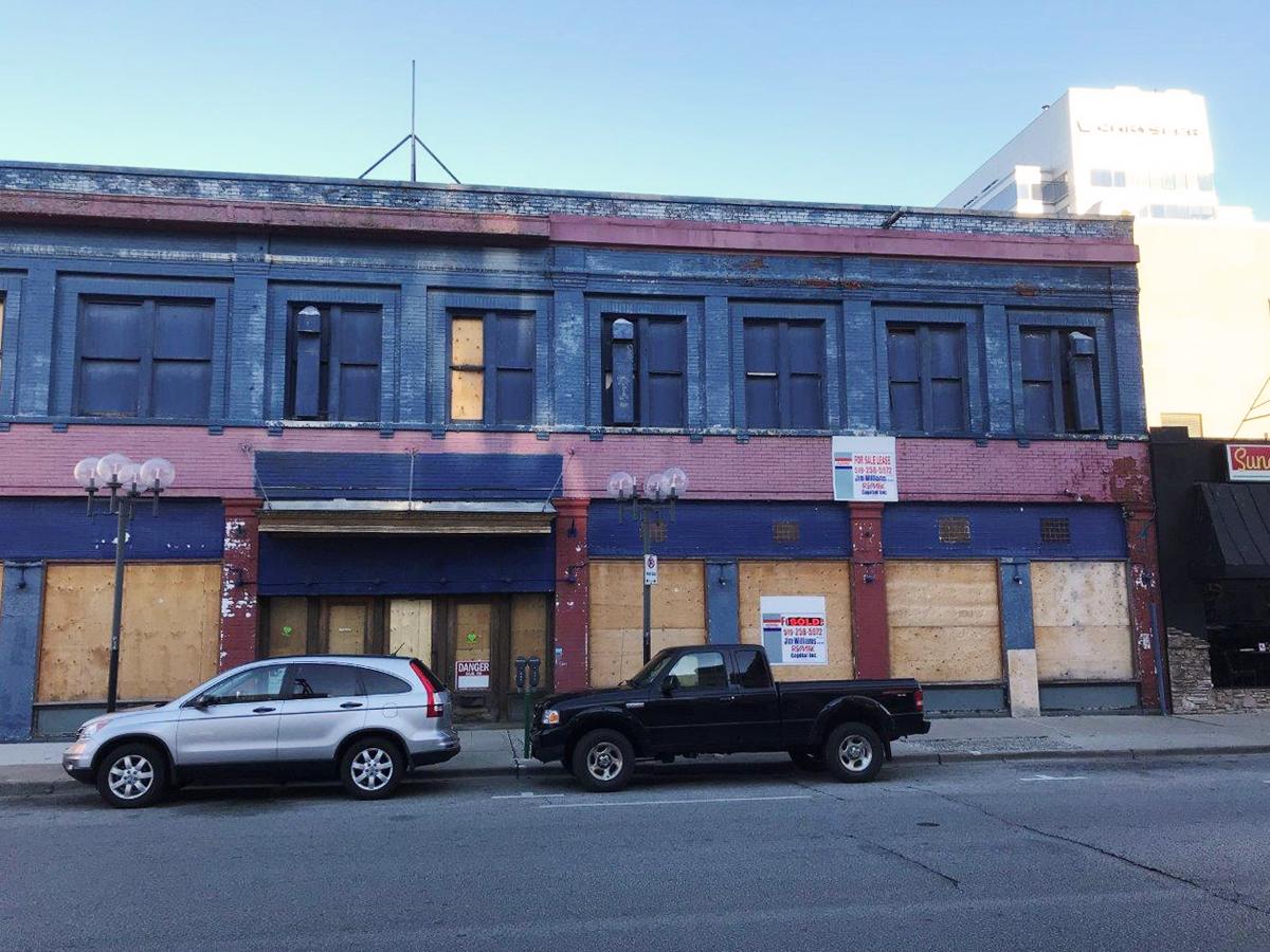 ADA_Windsor's tweet photo. ...the architect responsible for the building-shell restoration of such an important piece of our urban #architecturalheritage. 
Thanks to a cross-border collaboration with ADA, dPOP and the Quicken Loans Focus Group, an exciting and contemporary interior design was implemented. https://t.co/RcPmA65AFB