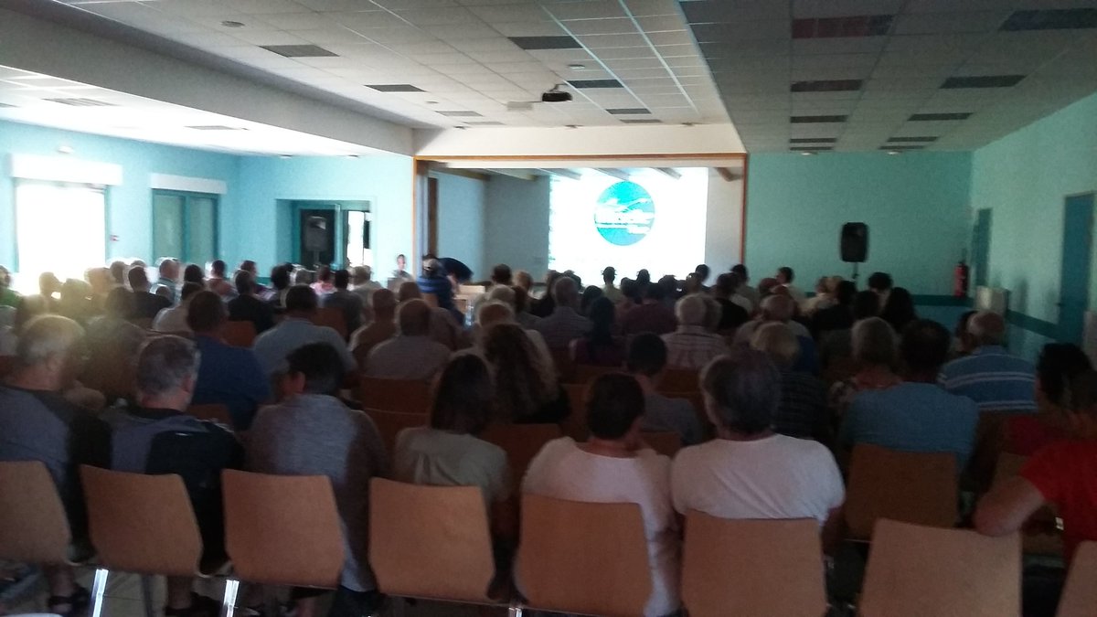 MoselleFibre's tweet photo. Plus de 300 personnes aux deux premières réunions sur le raccordement au réseau @MoselleFibre pour la zone de Rémeling. 🚨 Éligibilité au 1er semestre 2020 🚨 #MOSL #CCB3F https://t.co/NdQvd49Qhm